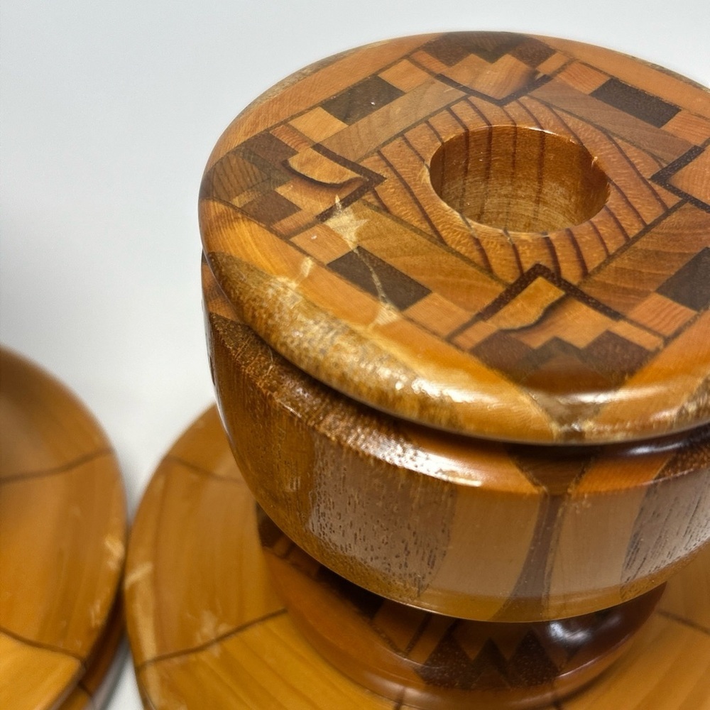Hand turned wooden candle stick holders lacquered signed - Picture 4 of 13
